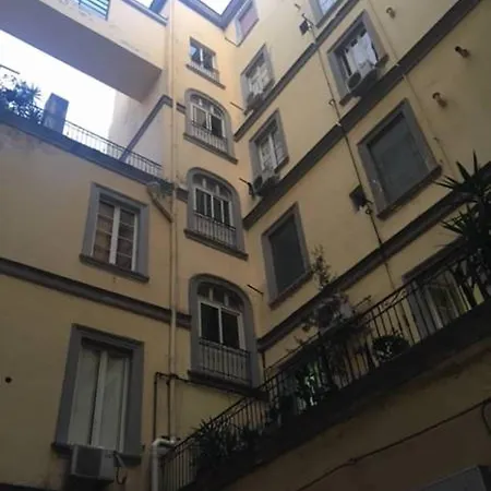 Royal Gismonda Nocleg ze śniadaniem Neapol